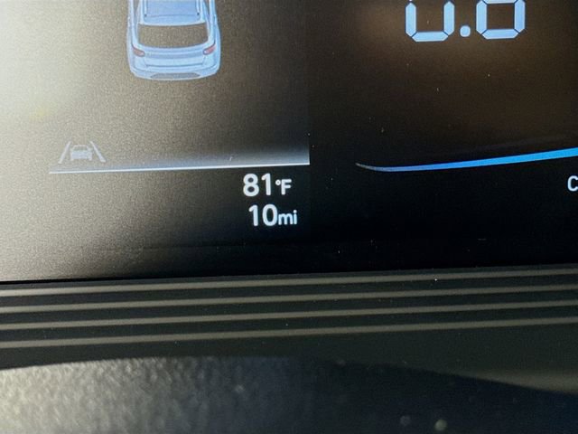 Used 2025 Hyundai Venue Limited FWD image 18