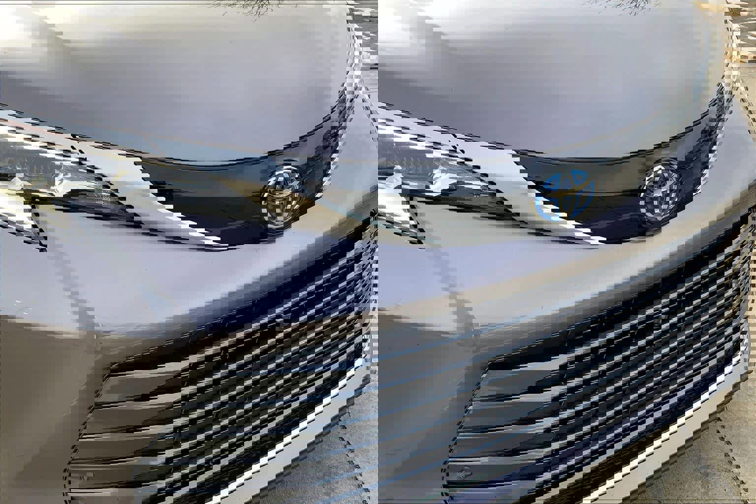 Certified 2021 Toyota Sienna Platinum image 61