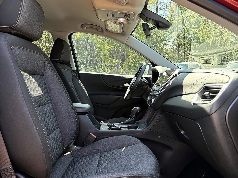 Used 2020 Chevrolet Equinox LT FWD image 13