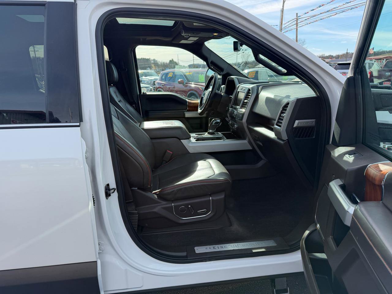 Used 2015 Ford F150 King Ranch image 28