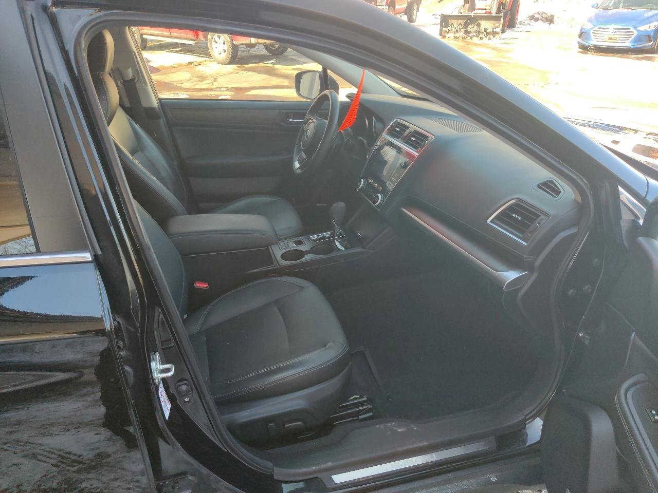 Used 2019 Subaru Outback 3.6R Limited image 16