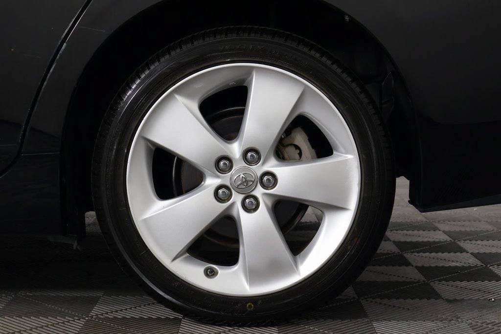Used 2013 Toyota Prius Five FWD image 16