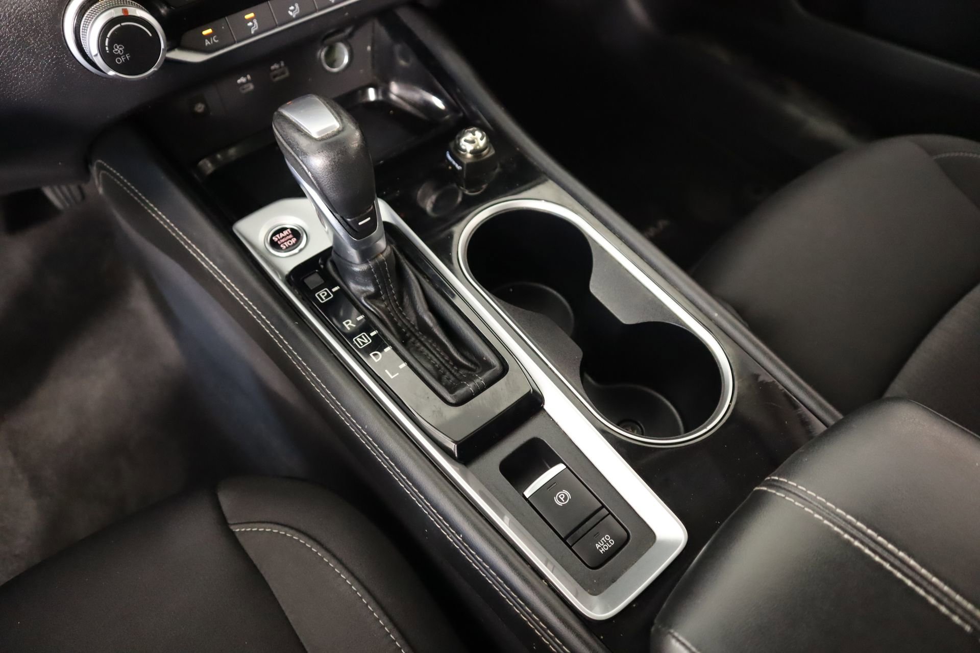 Used 2023 Nissan Altima 2.5 SV w/ SV Premium Package image 8