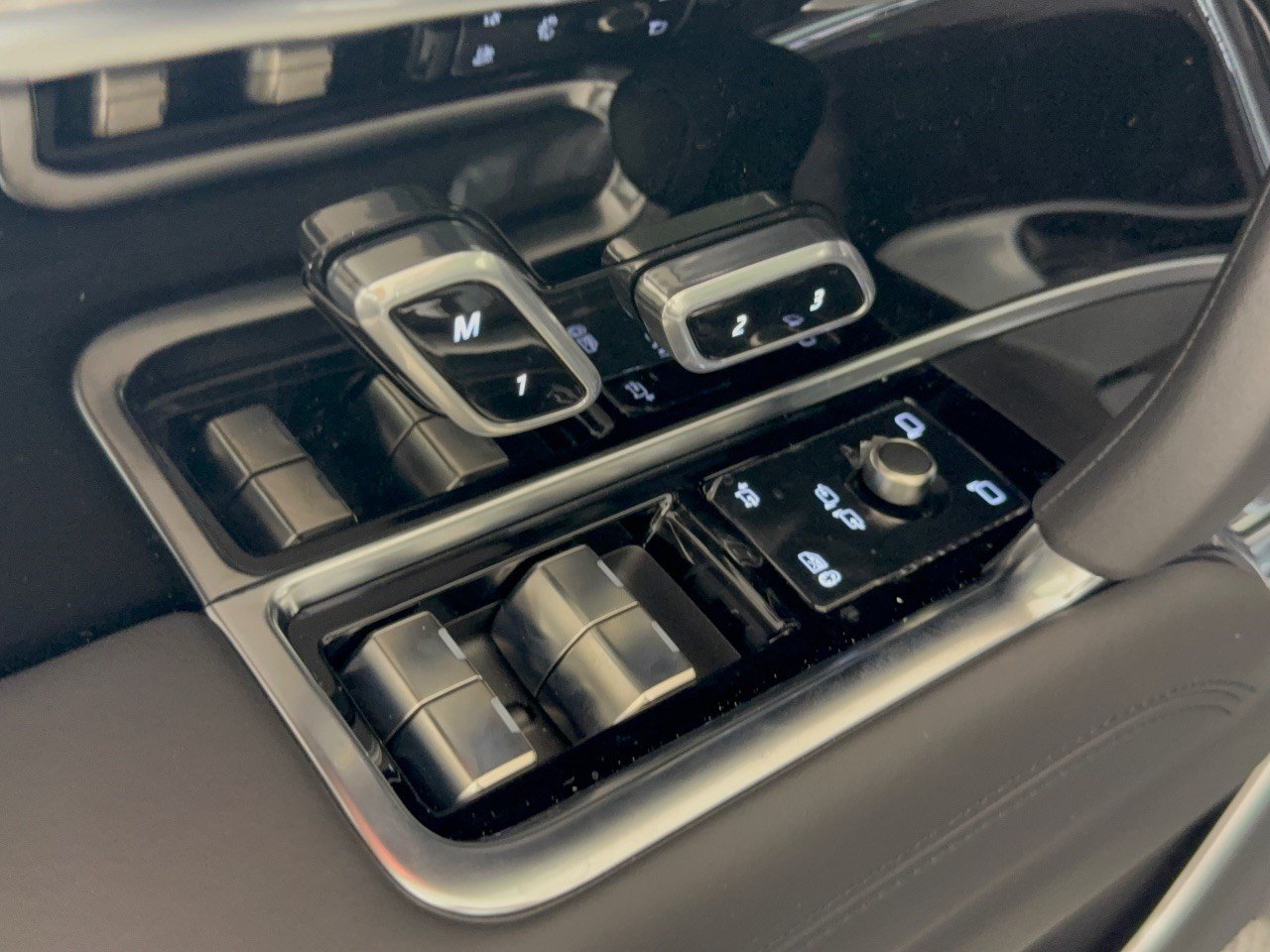 New 2026 Land Rover Range Rover SE AWD/4WD image 15