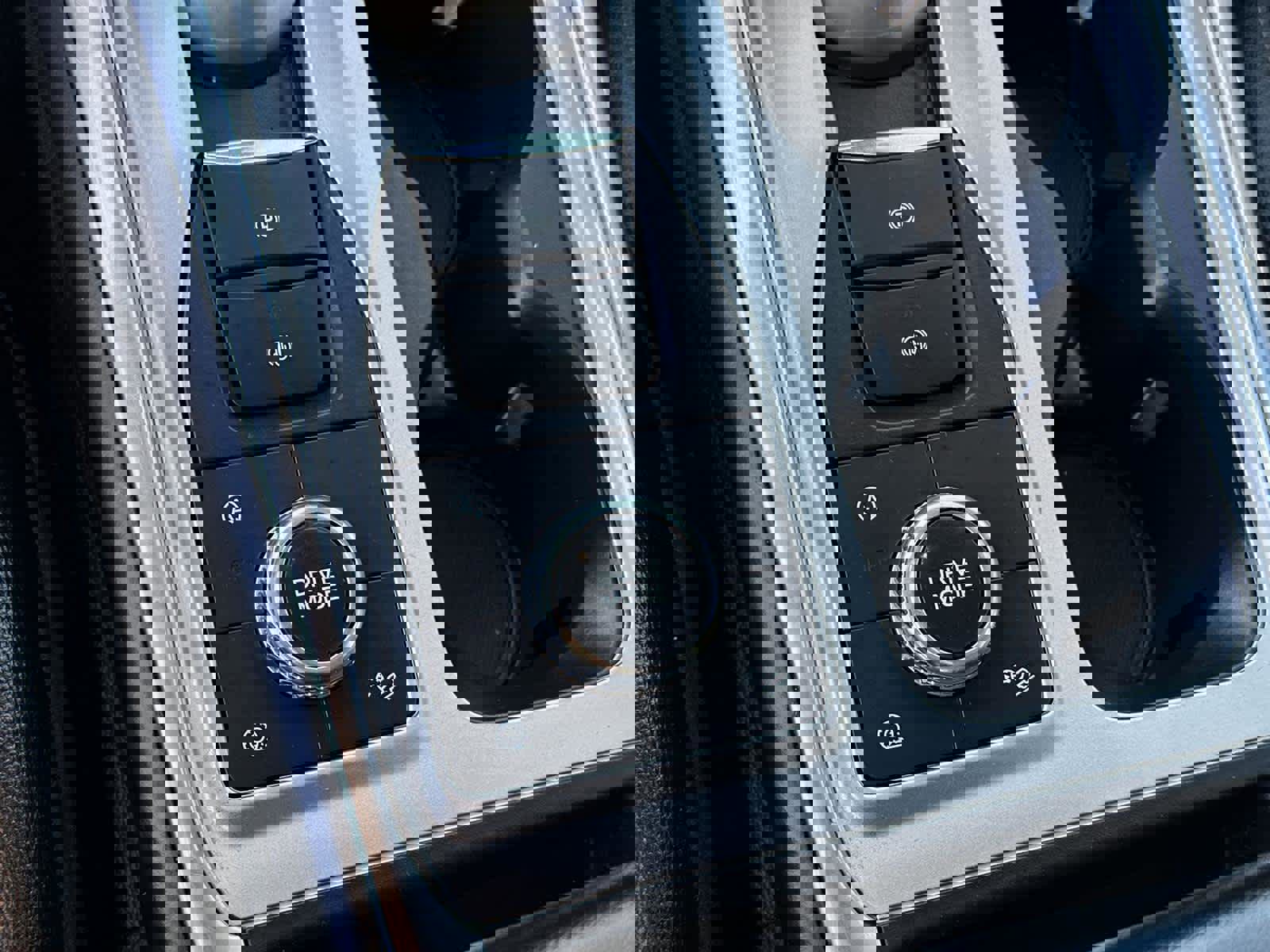 Used 2022 Ford Explorer Limited image 29