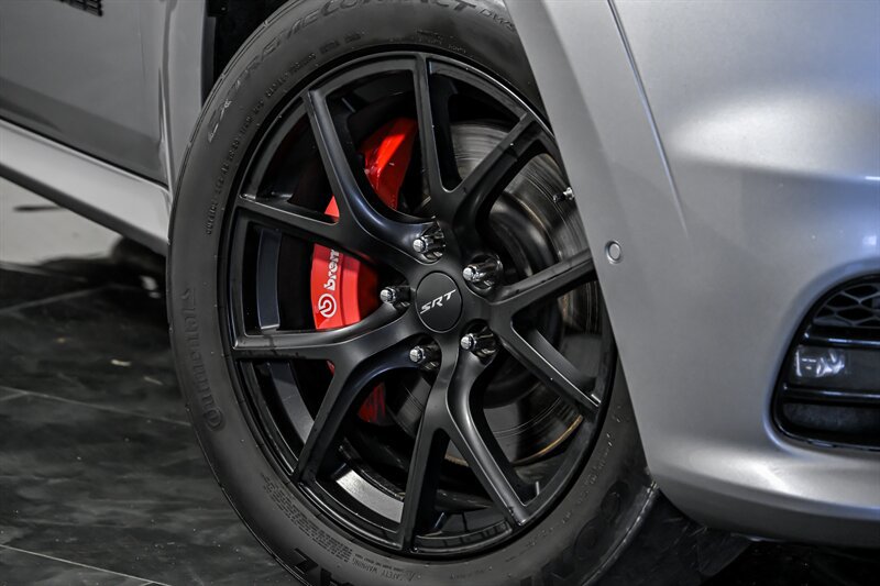 Used 2019 Jeep Grand Cherokee SRT w/ Trailer Tow Group IV AWD/4WD image 3
