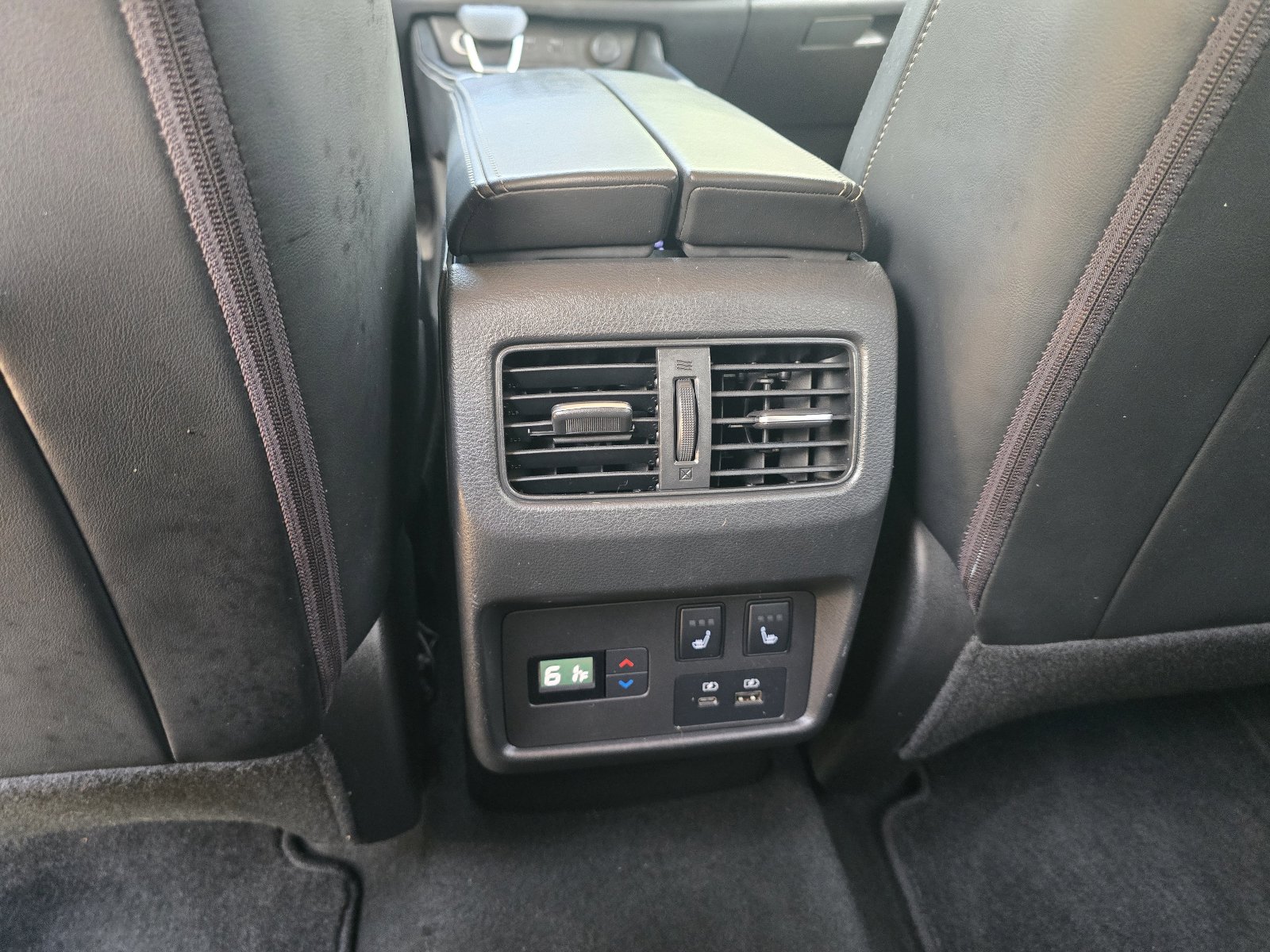 Used 2021 Nissan Rogue Platinum image 18