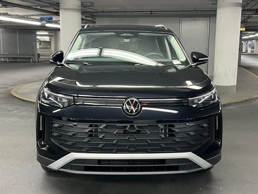 New 2025 Volkswagen Tiguan SE image 30