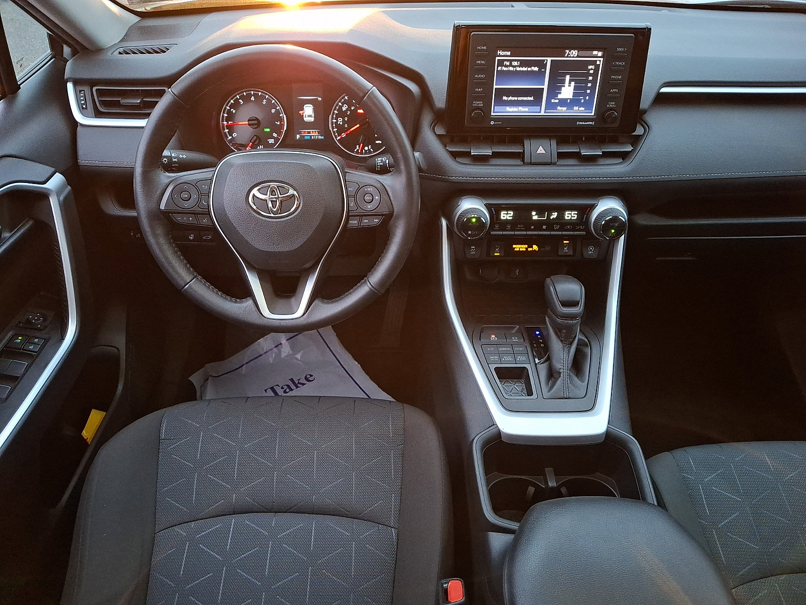 Used 2022 Toyota RAV4 XLE w/ Convenience Package AWD/4WD image 11