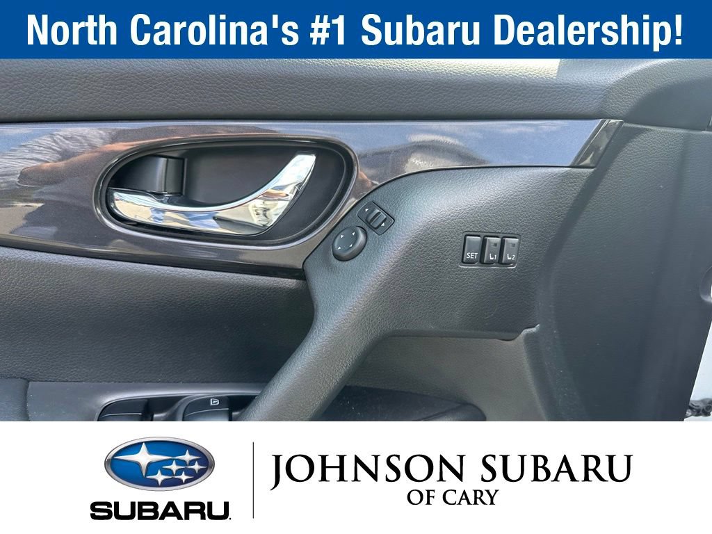 Used 2018 Nissan Rogue SV w/ Sun & Sound Touring Package FWD image 19