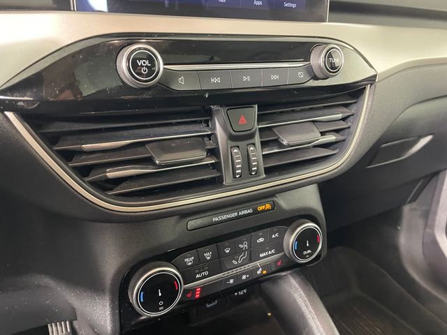 Used 2022 Ford Escape SE w/ SE Sport Appearance Package image 8