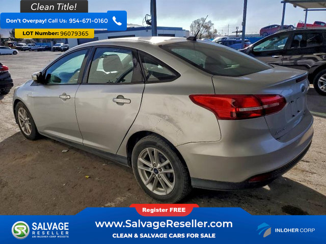 Used 2015 Ford Focus SE image 3