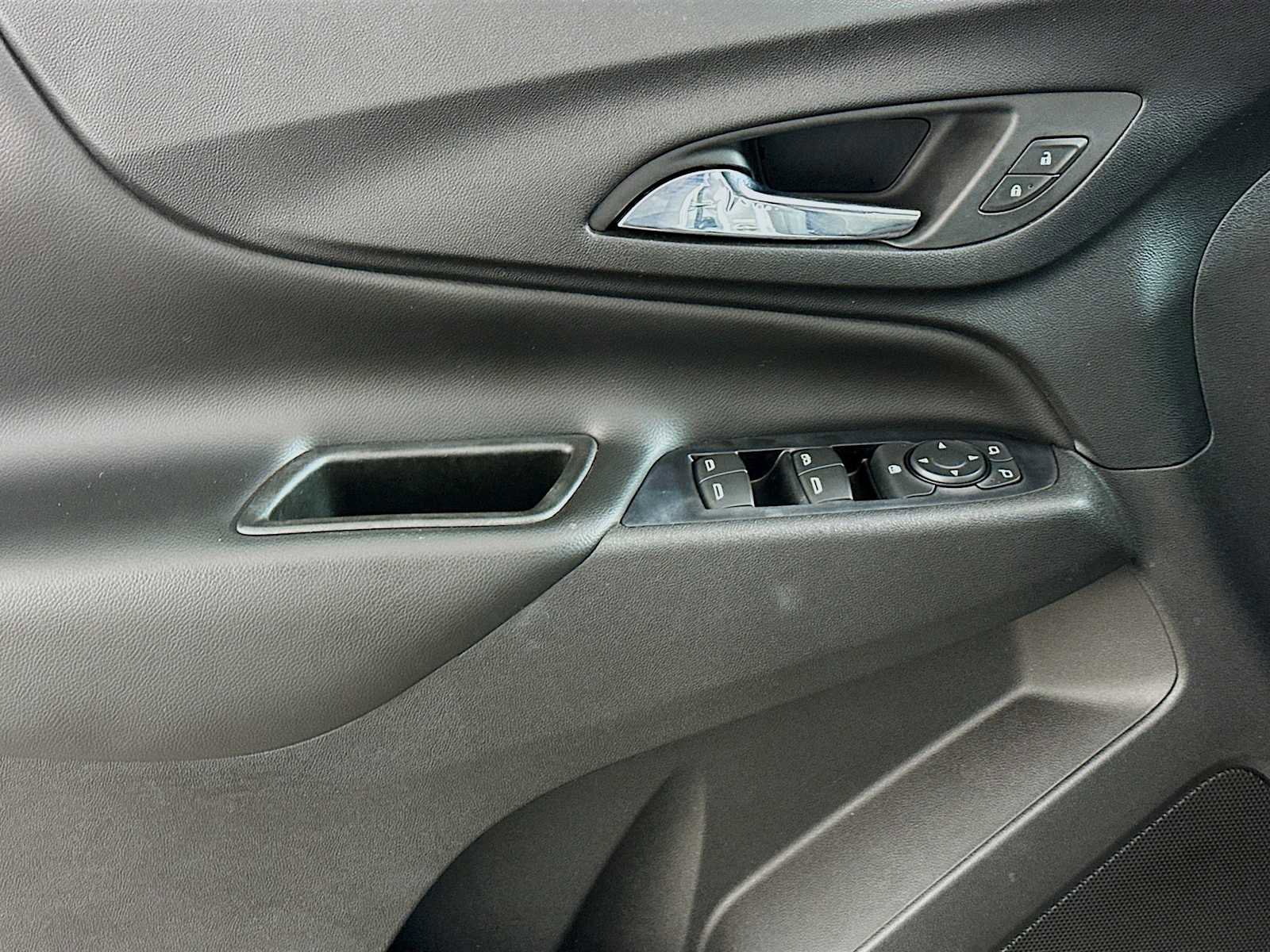 Used 2020 Chevrolet Equinox LT image 16