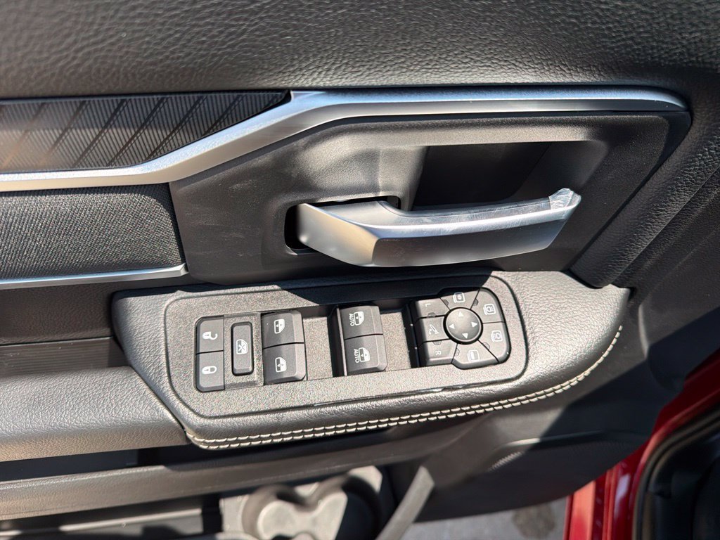 New 2026 RAM 2500 Big Horn AWD/4WD image 11