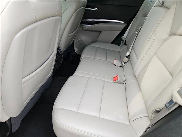 Used 2023 Cadillac XT4 Luxury w/ LPO, Onyx Lite Package image 18