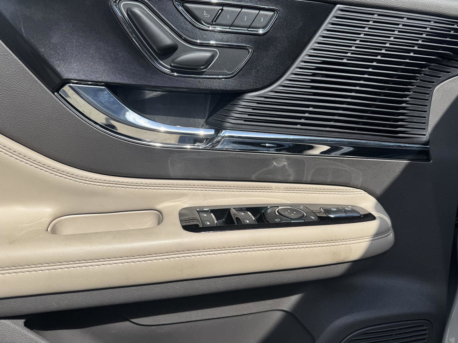 Used 2022 Lincoln Corsair FWD image 6