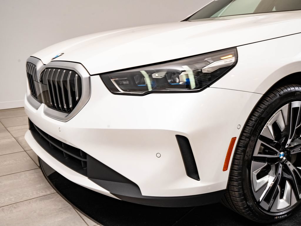 New 2027 BMW 530i xDrive w/ Premium Package AWD/4WD image 3