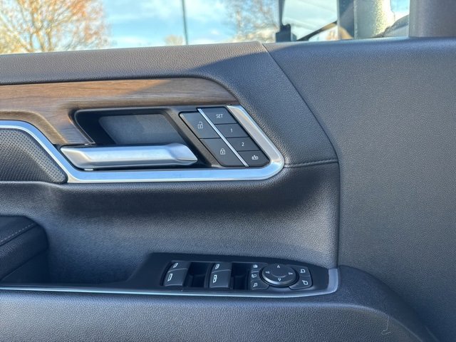 Used 2024 Chevrolet Silverado 3500 High Country w/ High Country Premium Package image 22