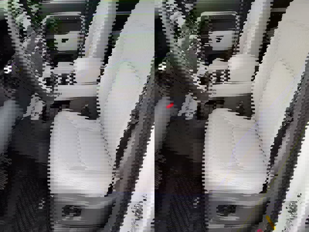 Certified 2025 Land Rover Defender 110 X-Dynamic SE image 16