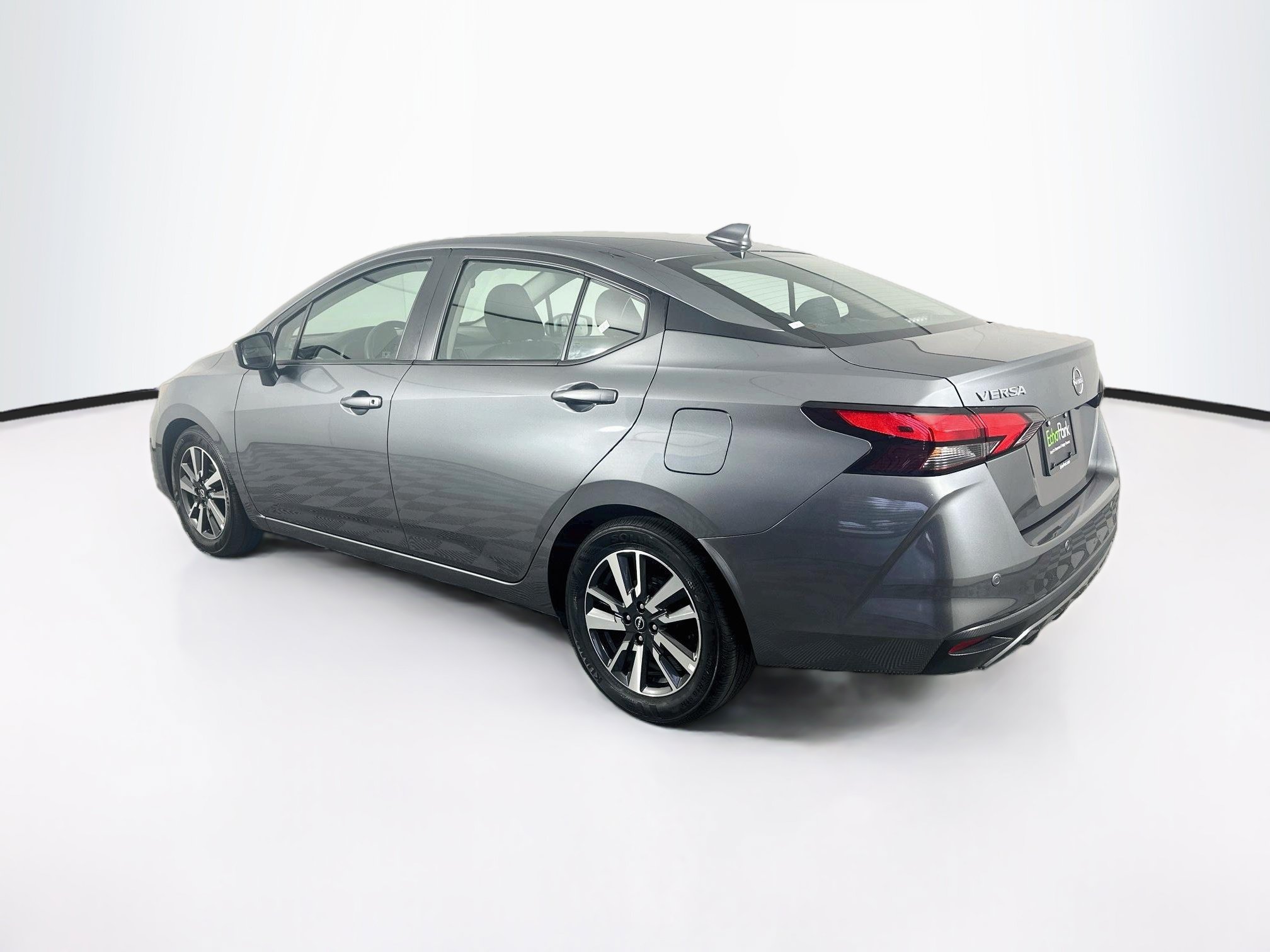 Used 2025 Nissan Versa SV FWD image 5