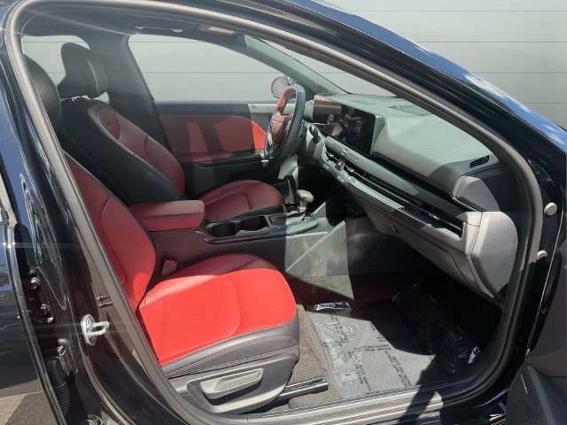 Certified 2025 Kia K4 GT-Line Turbo FWD image 17