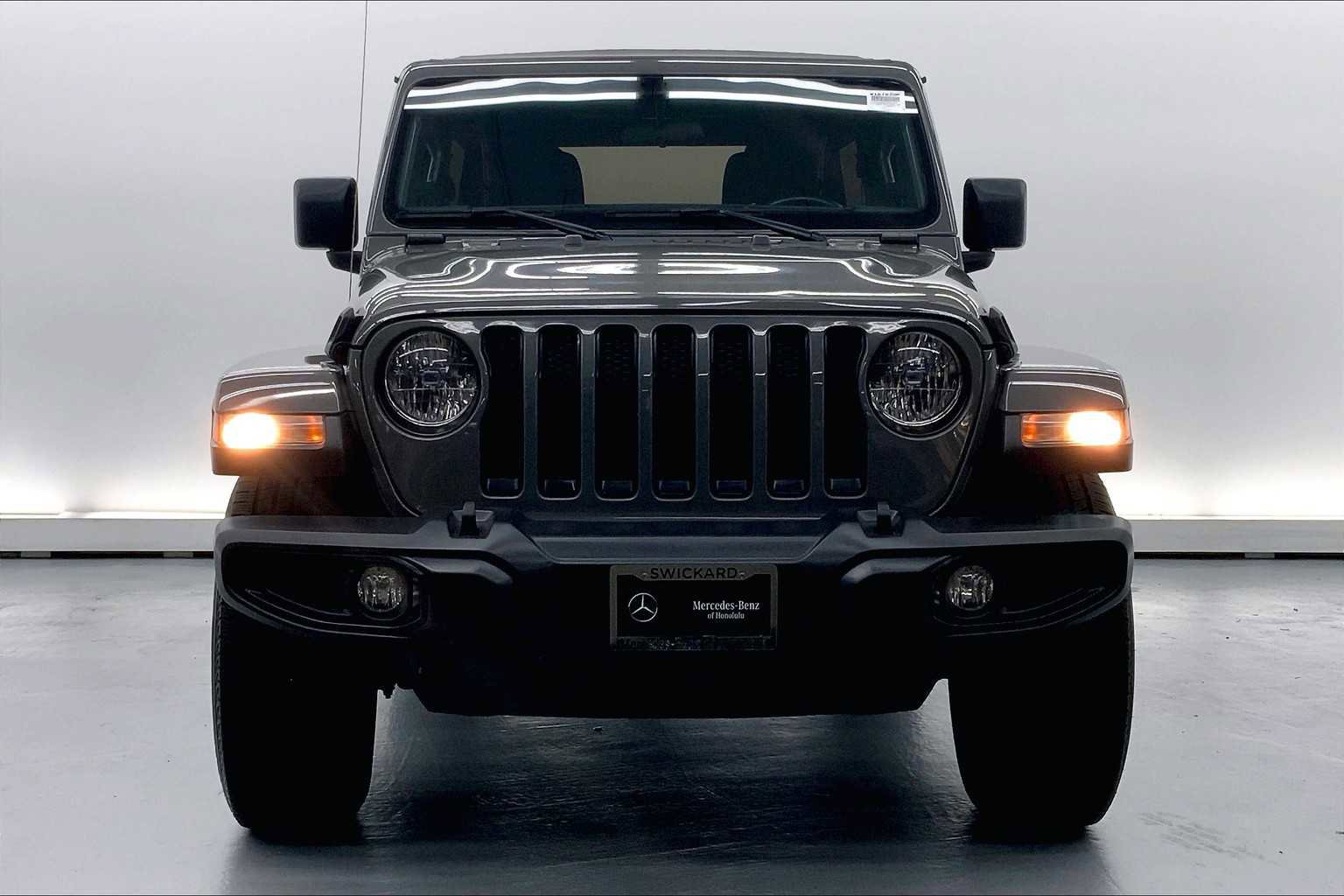 Used 2020 Jeep Wrangler Unlimited Sahara image 3