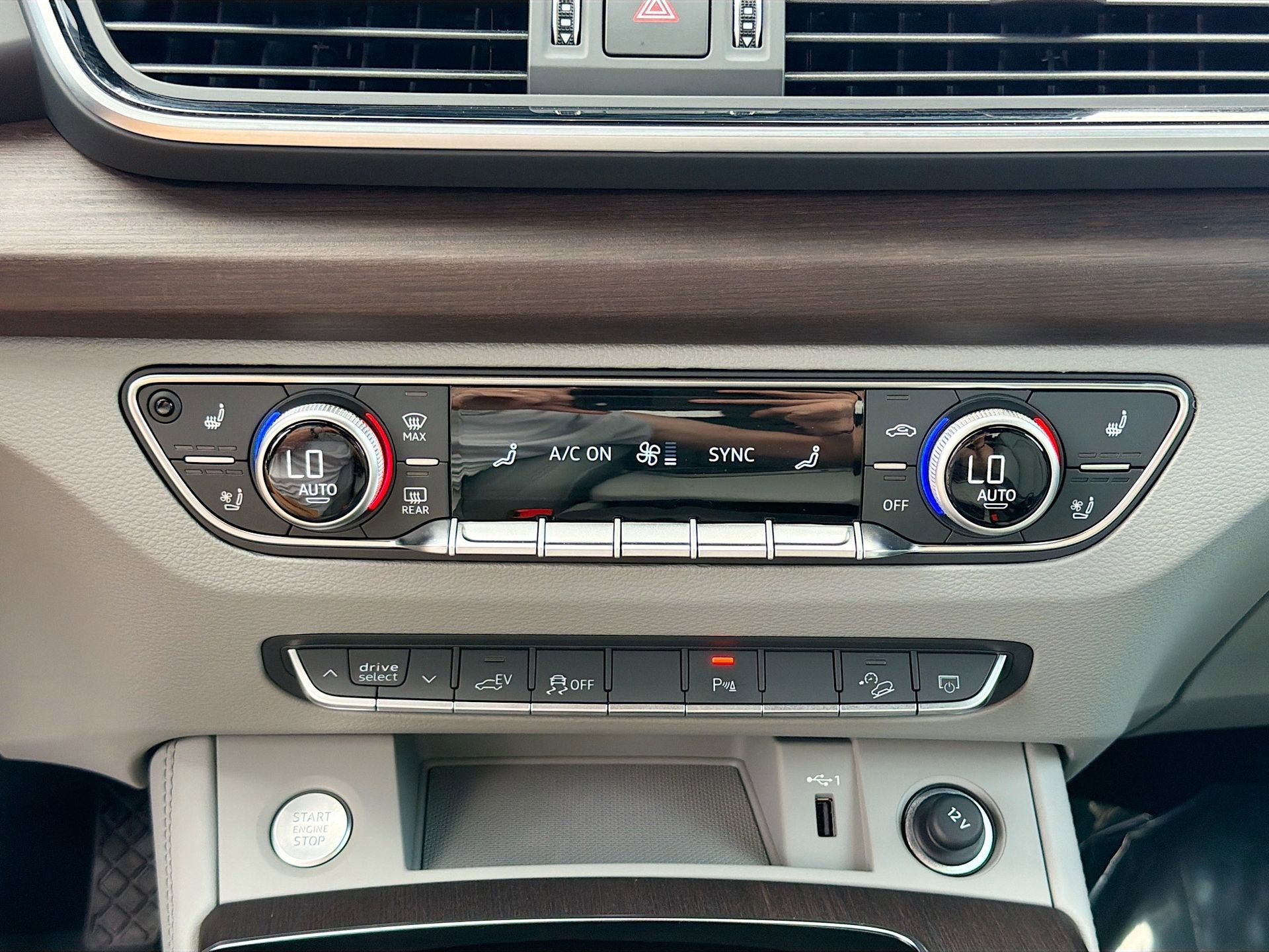 Used 2024 Audi Q5 e Premium Plus image 34