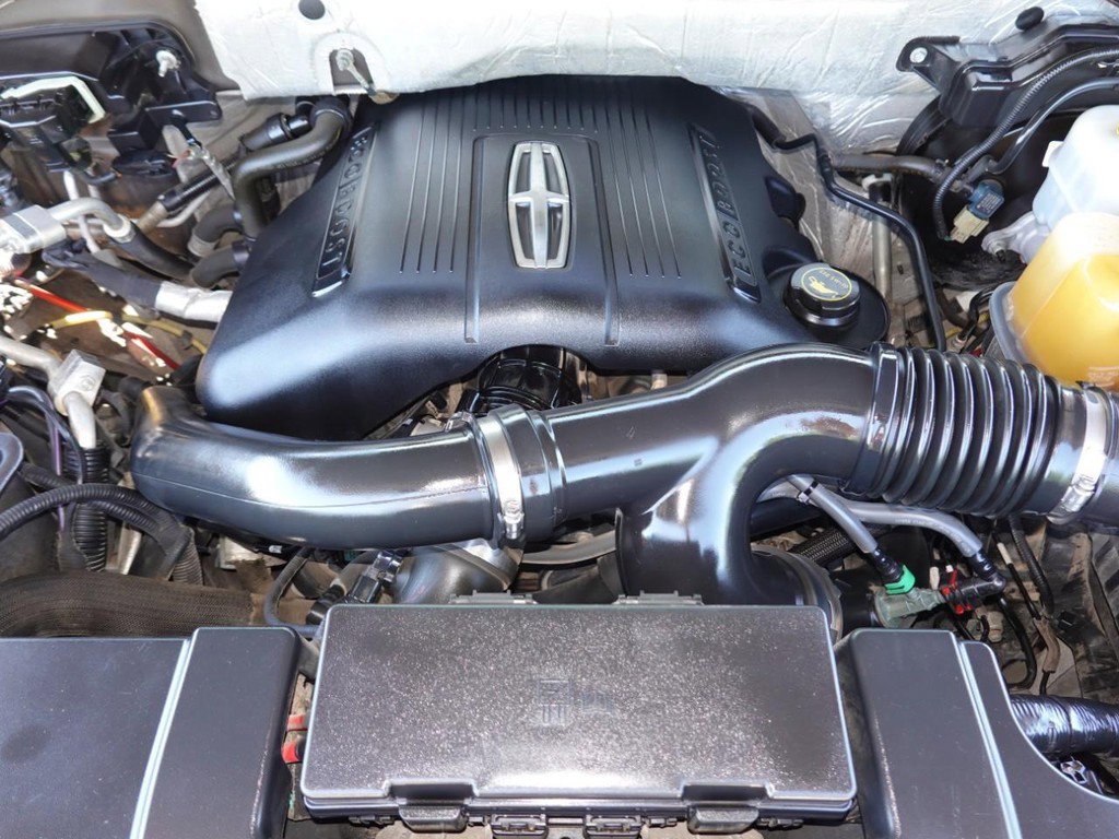 Used 2016 Lincoln Navigator L Select image 29