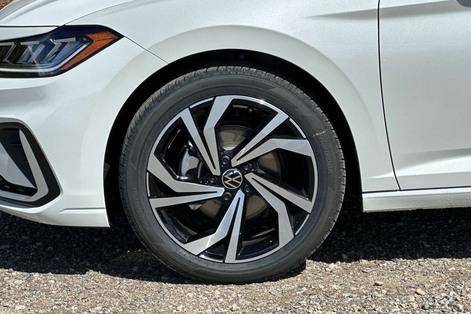 New 2026 Volkswagen Jetta SEL FWD image 25
