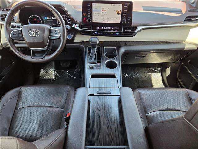 Certified 2023 Toyota Sienna Platinum FWD image 16