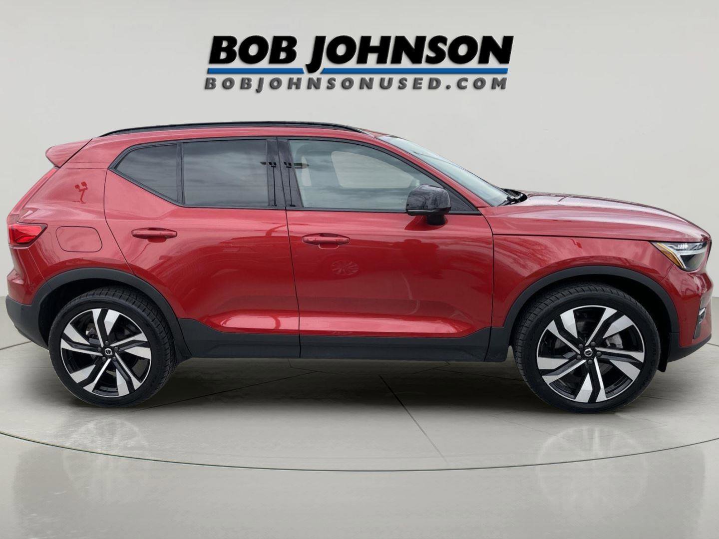 Used 2024 Volvo XC40 B5 Plus w/ Climate Package image 2