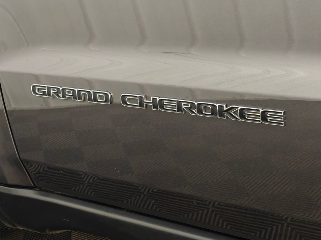 Used 2021 Jeep Grand Cherokee Laredo X image 54