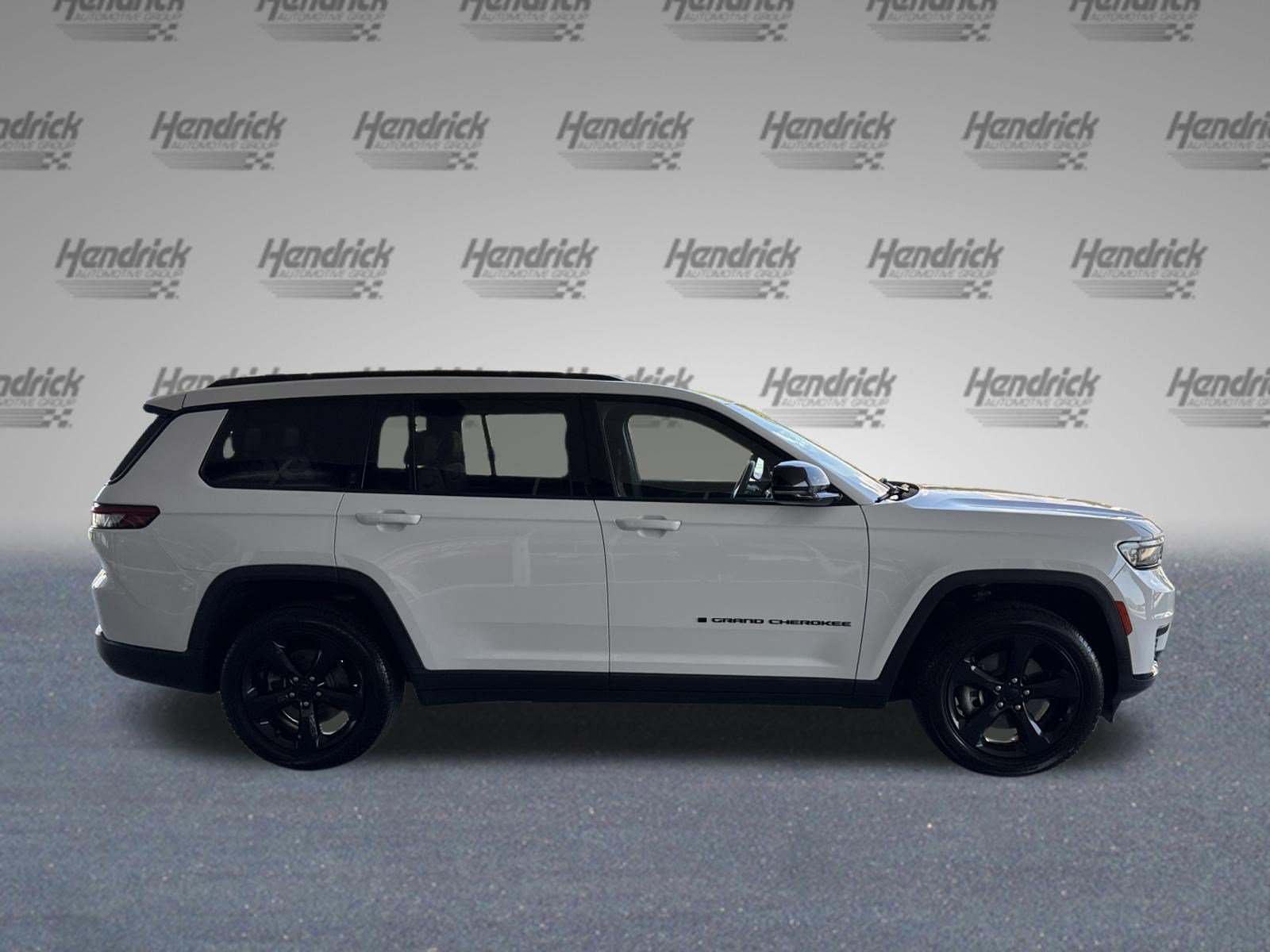 Used 2022 Jeep Grand Cherokee L Laredo AWD/4WD image 10