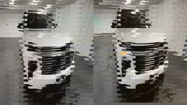 New 2026 Chevrolet Traverse LT w/ Sun and Wheel Package image 3