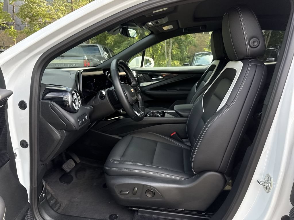 Used 2025 Chevrolet Blazer EV LT AWD/4WD image 13