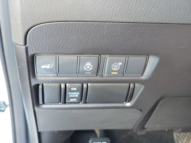Used 2021 Nissan Armada Platinum w/ Captain's Chairs Package RWD image 30