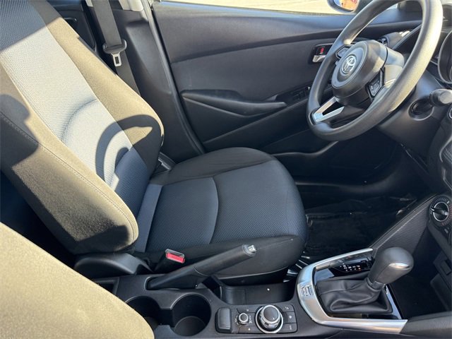 Used 2019 Toyota Yaris LE image 7