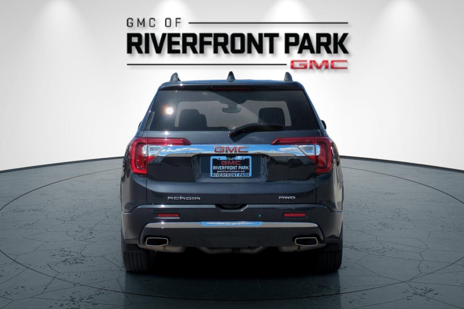 Used 2023 GMC Acadia Denali w/ Denali Ultimate Package AWD/4WD image 4