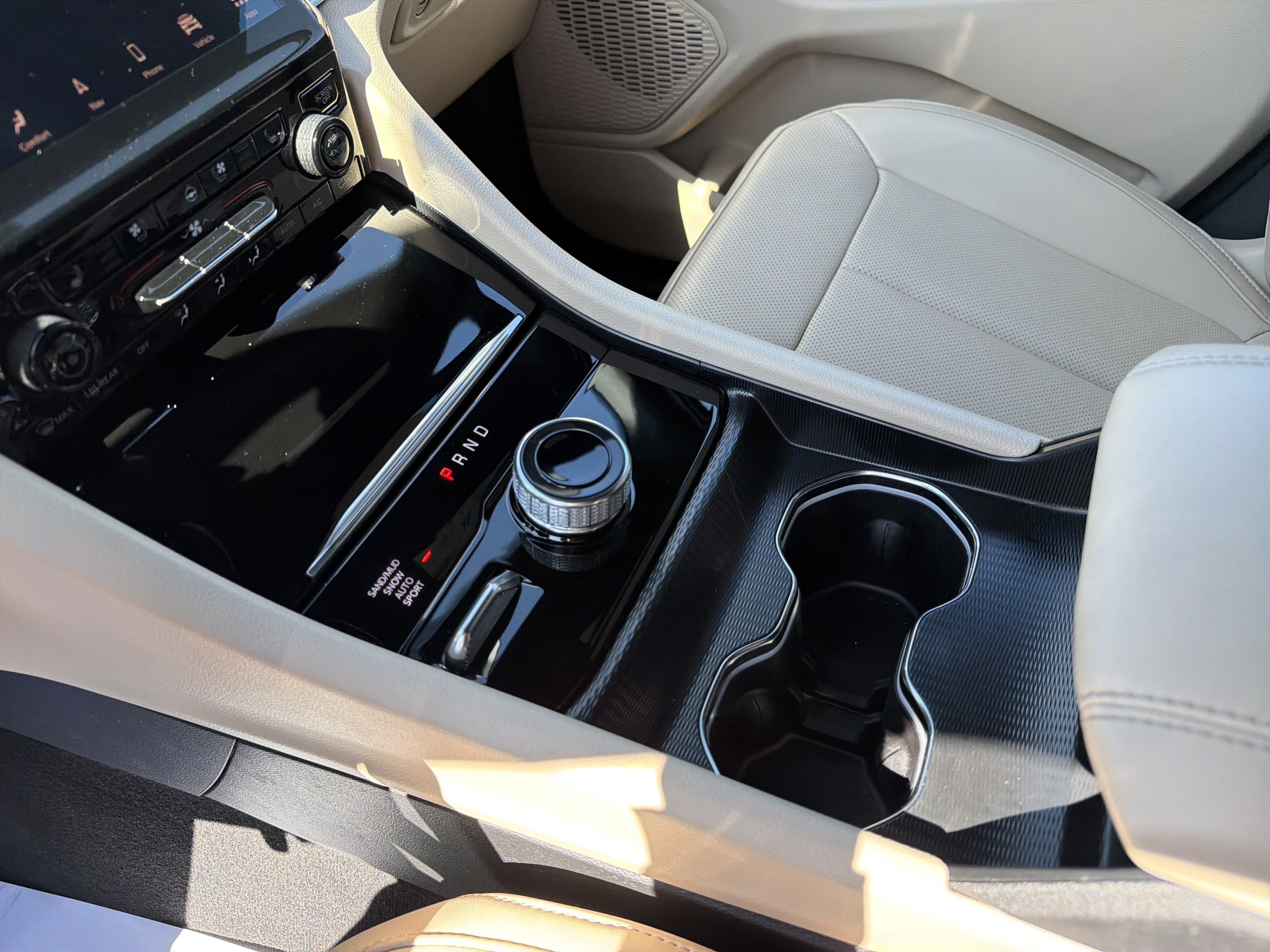 Certified 2025 Jeep Grand Cherokee L Limited w/ Luxury Tech Group II image 20