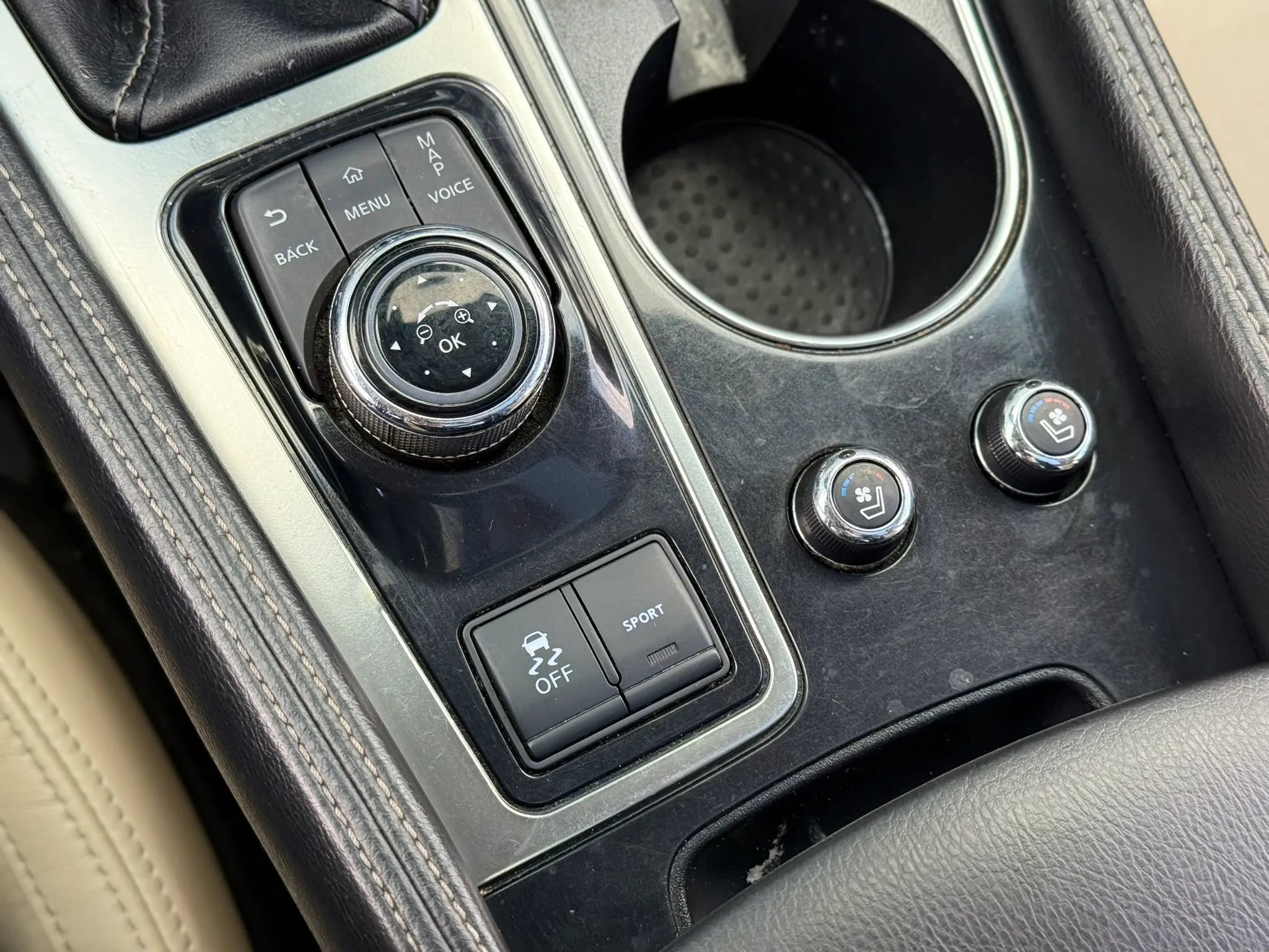 Used 2022 Nissan Maxima Platinum w/ Sport Mat Group FWD image 24