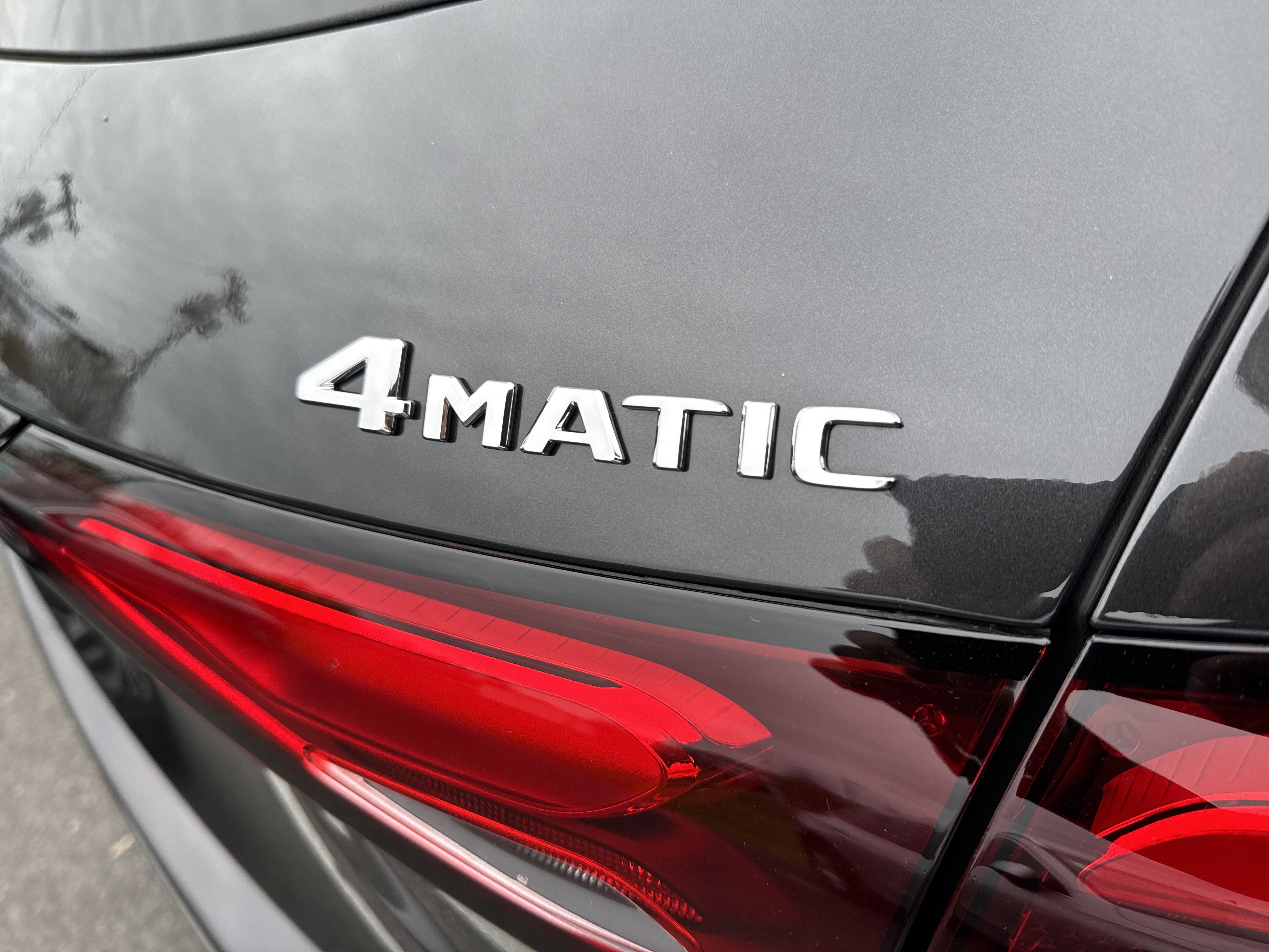 Used 2025 Mercedes-Benz GLC 300 4MATIC image 8