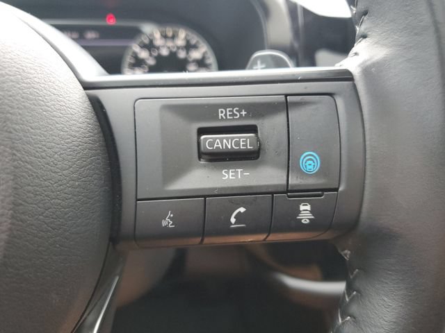 Used 2025 Nissan Pathfinder SV w/ SV Premium Package FWD image 27
