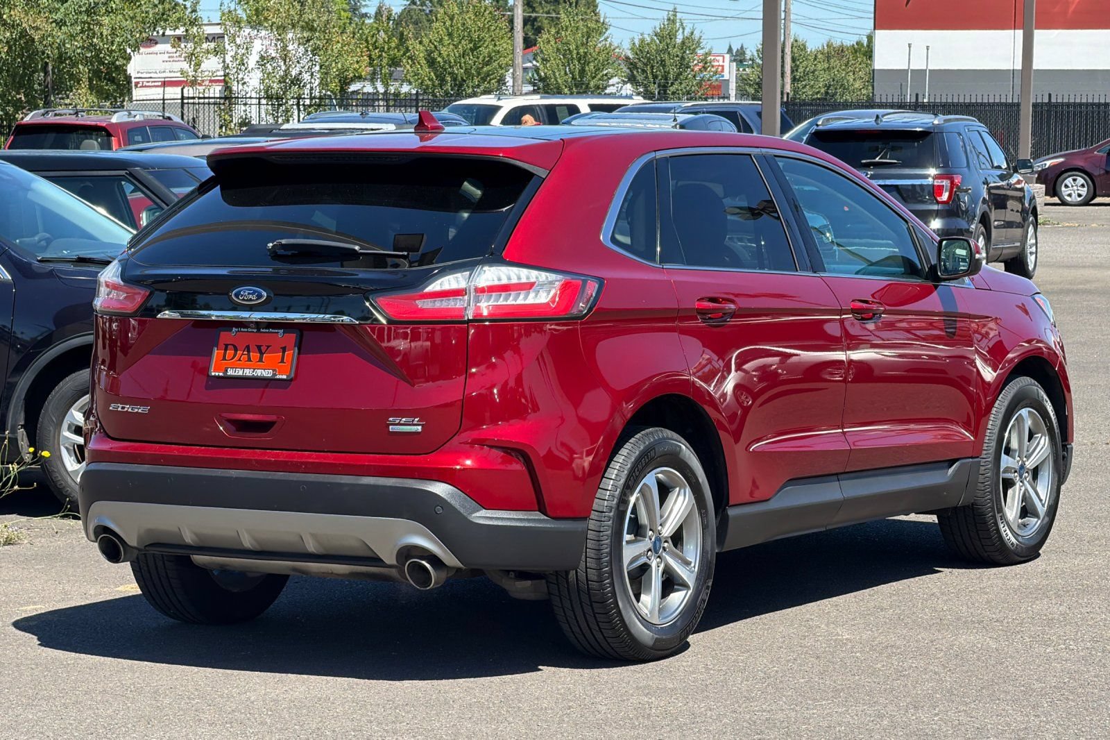 Used 2019 Ford Edge SEL w/ Equipment Group 201A FWD image 5