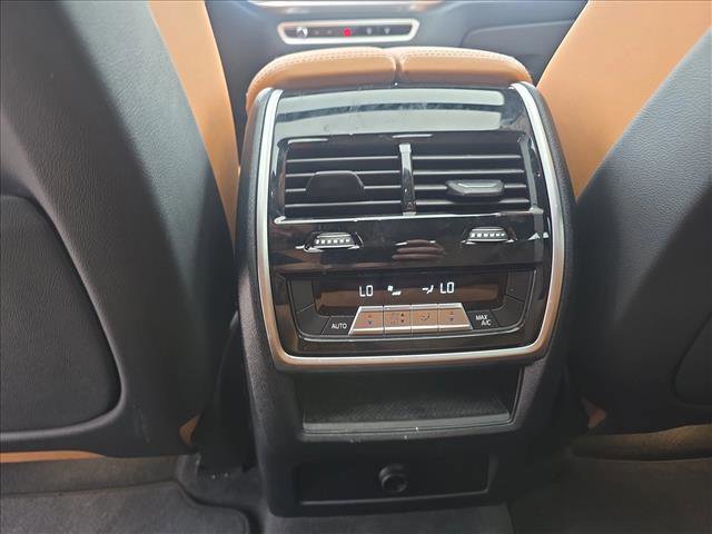 Used 2024 BMW X6 xDrive40i w/ Premium Package image 18