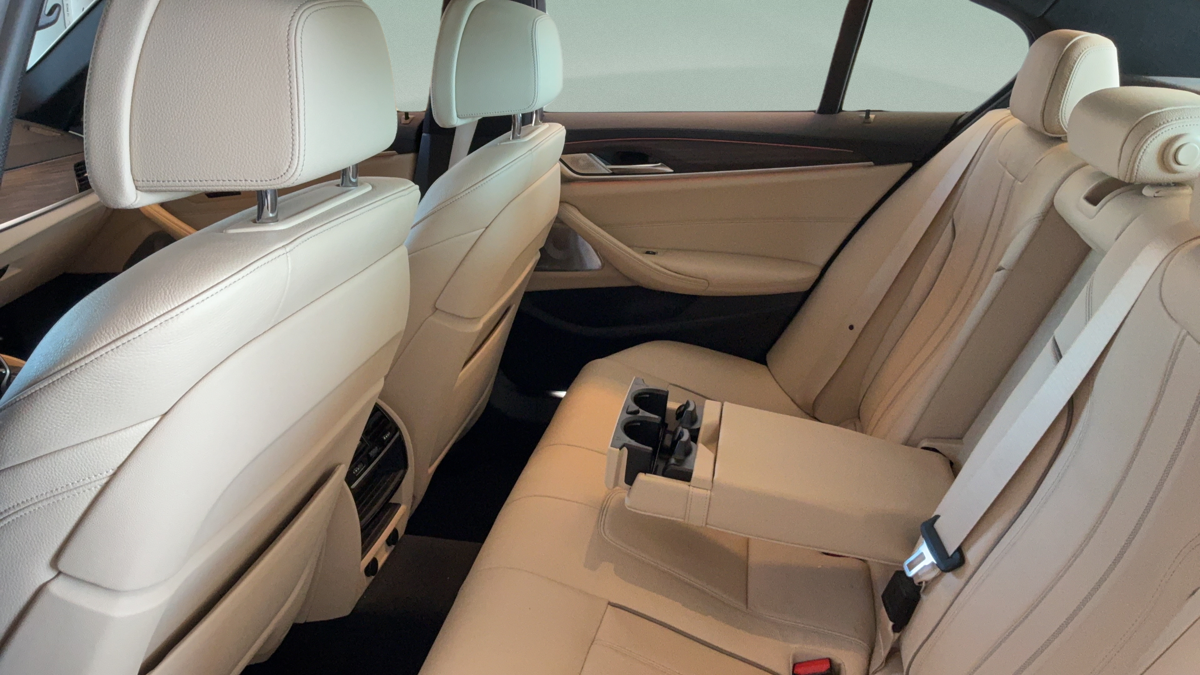 Used 2017 BMW 540i RWD image 31