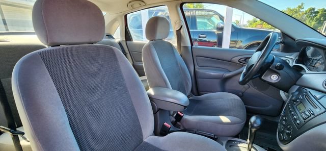 Used 2003 Ford Focus LX FWD image 13
