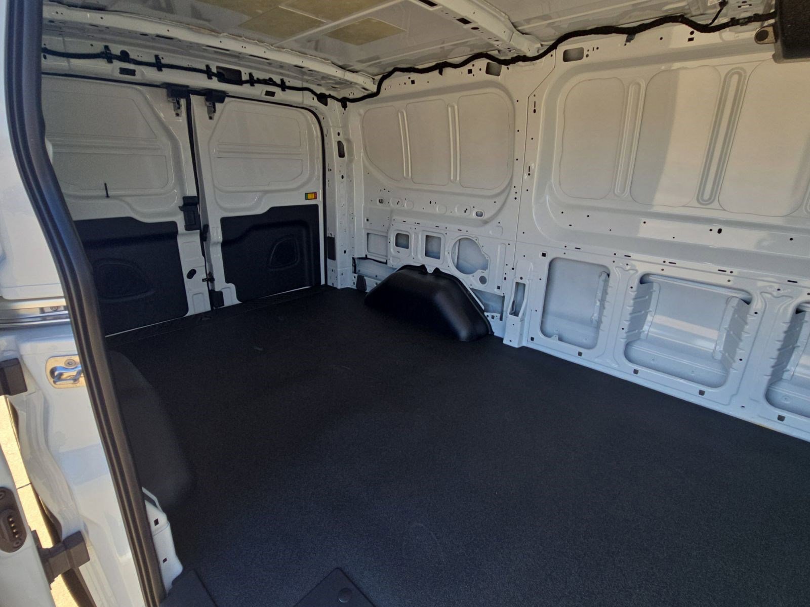 New 2025 Ford Transit 150 Low Roof image 23