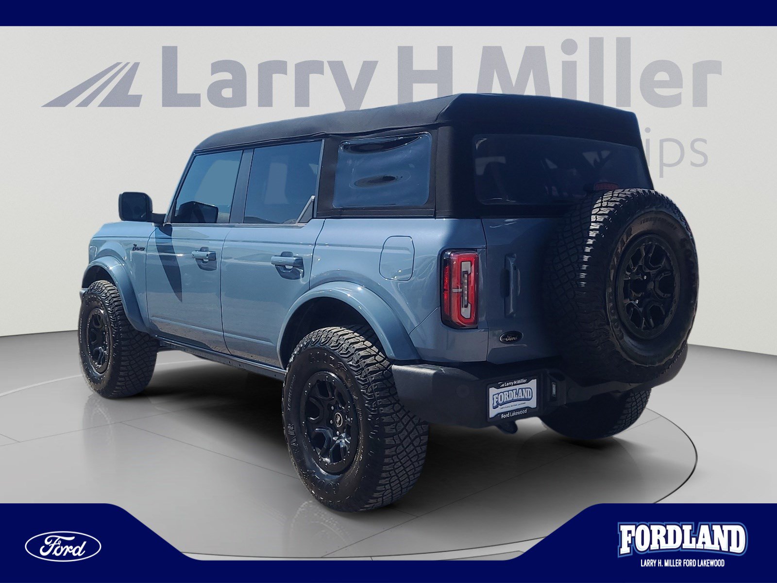 Used 2023 Ford Bronco Outer Banks AWD/4WD image 3