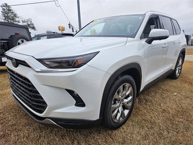 Used 2024 Toyota Grand Highlander Limited image 3