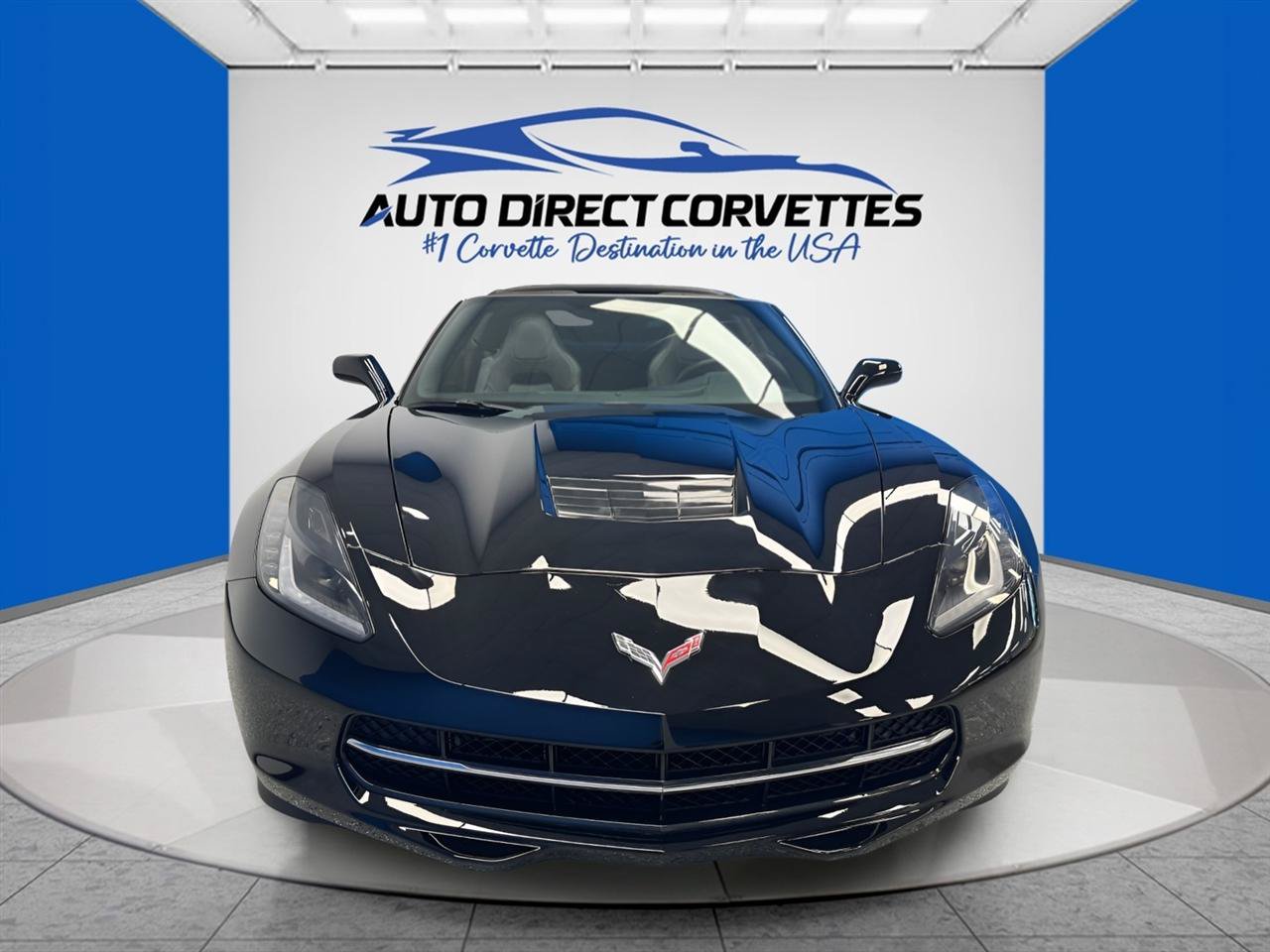 Used 2019 Chevrolet Corvette Stingray Coupe w/ 1LT RWD image 2